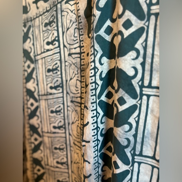 NWT: Beautiful Patterned Pashmina/Wrap by Cosmo’s - Picture 8 of 8